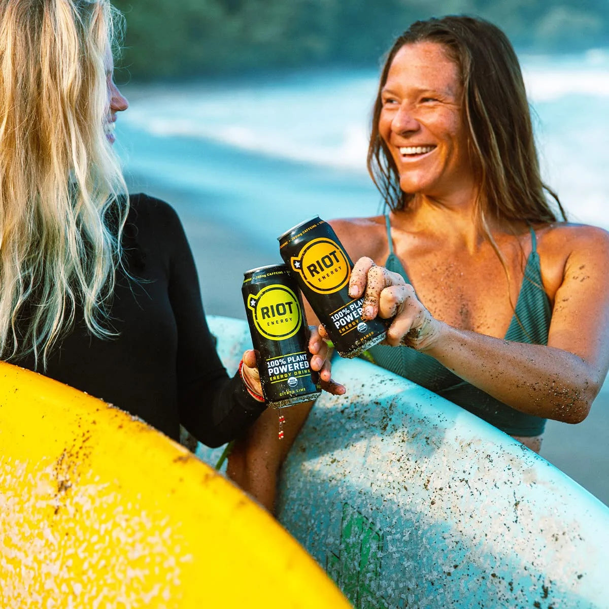 Riot Energy Mango – Bebida energética orgánica (paquete de 12 latas de 473 ml)