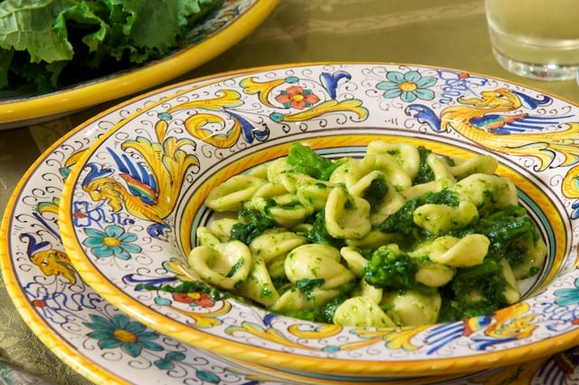 Decorative ceramic plate with Orecchiette cime di rapa